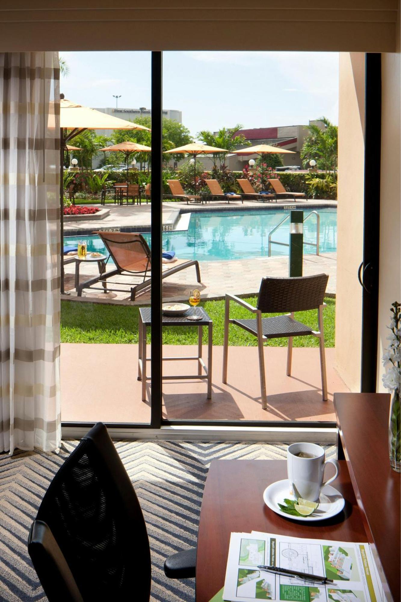 Courtyard By Marriott Fort Lauderdale East / Lauderdale-By-The-Sea Exterior foto